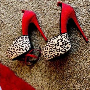 Steve Madden sz 10 strap heels